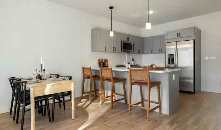 Rent Luxury Apartments in Darien Commons with Modern Amenities