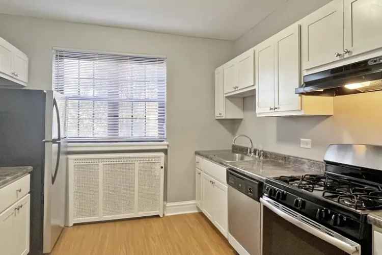 Rent Apartments in Oak Park with No Security Deposit