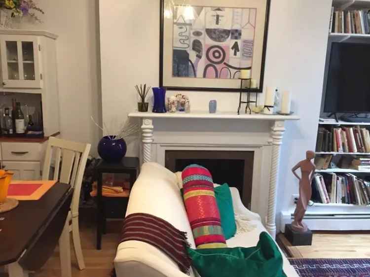 Room for Rent in Classic Brownstone Near Universities and Markets