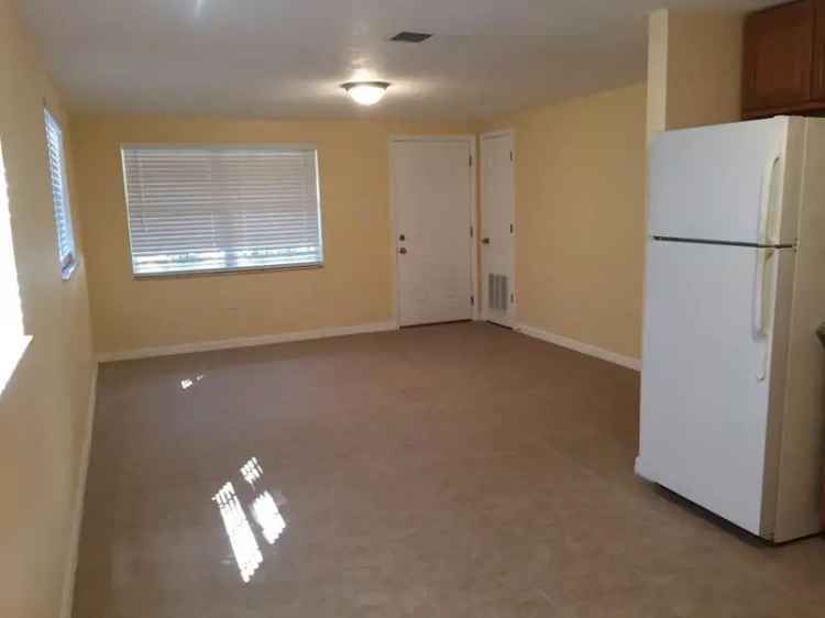 Rent Apartment Unit in Gated Community with Modern Features in Tampa