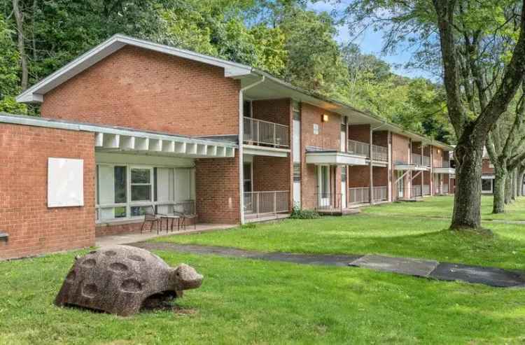 Rent Apartments in Monticello with Scenic Mountain Views and Great Amenities