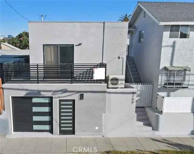 House For Sale in 5161, Clinton Street, Los Angeles, California