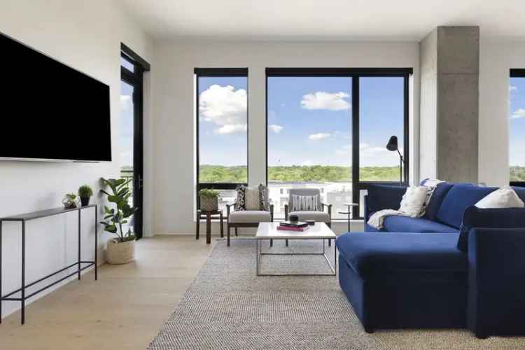 Rent Apartment at Lakehaus with Lakeside Views in Minneapolis