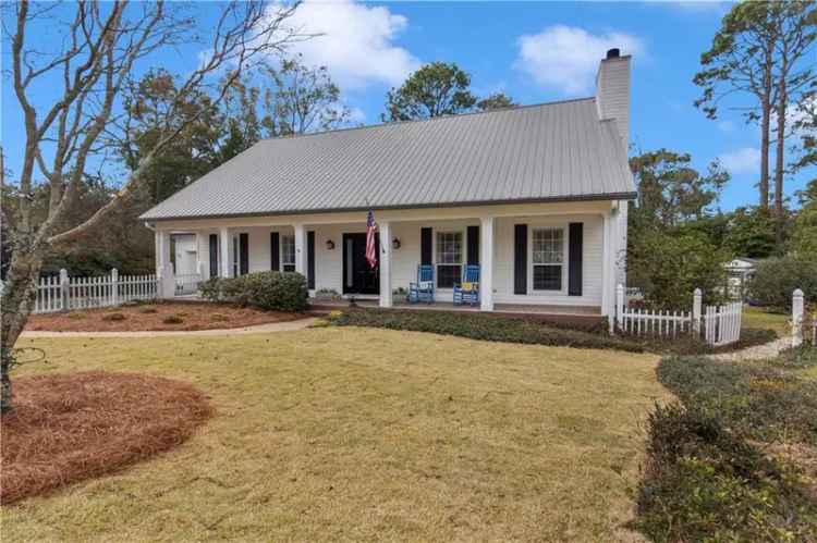 House For Sale in 121, Kurlane Street, Fairhope, Alabama