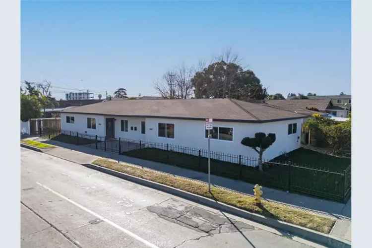 Duplex for Sale in Los Angeles with Modern Renovations and Private Backyards