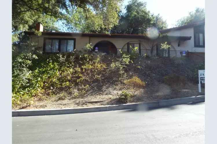 Rent Multi-Level House South of the Boulevard