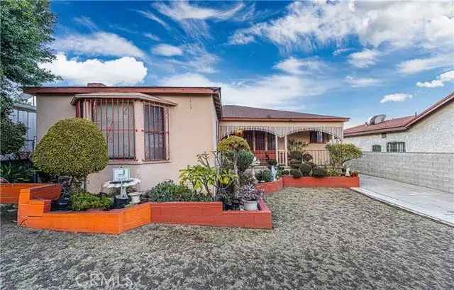 House For Sale in 4819, Converse Street, Los Angeles, California