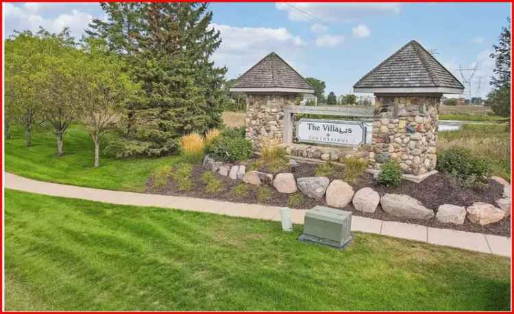 Rent Detached Townhouse in Southbridge Shakopee with Expansive Deck