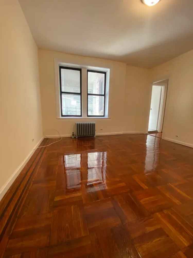 Rent Apartment Unit in The Bronx with Renovated Features and Views