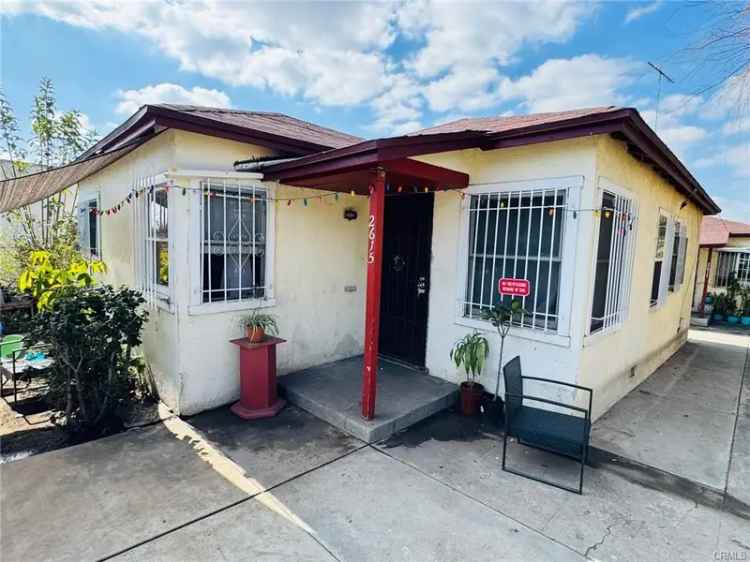 House For Sale in 2615, Johnston Street, Los Angeles, California