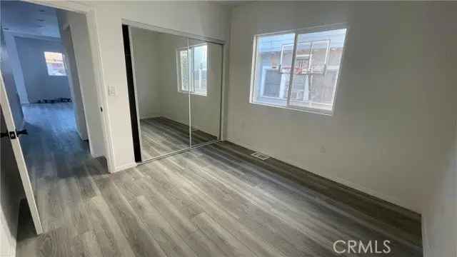 House For Sale in 320, East 35th Street, Los Angeles, California