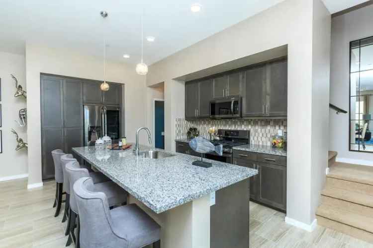 Rent Tri-Story Townhomes in Mayfair with Exceptional Community Amenities