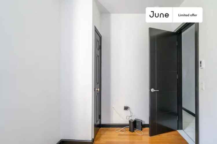 Rent Twin Bedroom in Upper West Side with Flexible Lease Options