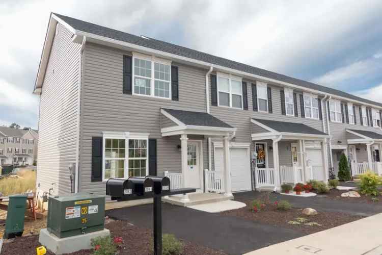 Rent Apartments with Modern Amenities in New Open Concept Living