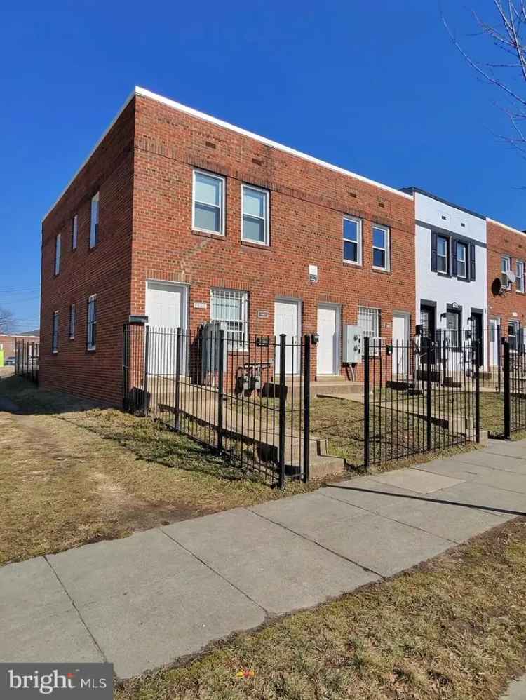 House For Sale in Washington, District of Columbia