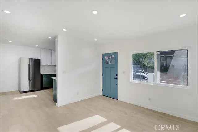 House For Sale in 401, Kendall Avenue, Los Angeles, California