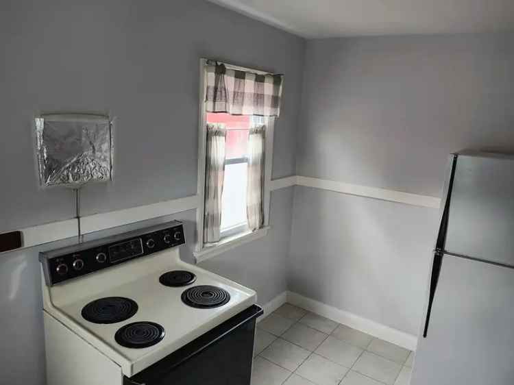 Rent Home with 2 Bedrooms and Central AC Near URMC