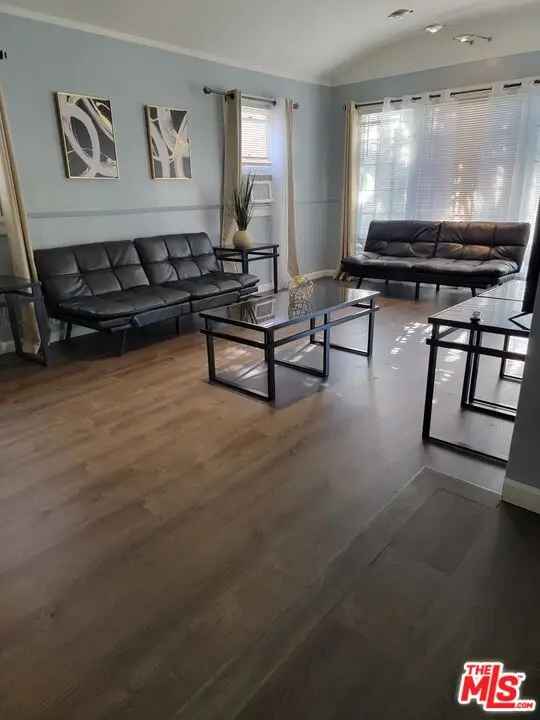 House For Sale in 606, North Alta Vista Boulevard, Los Angeles, California