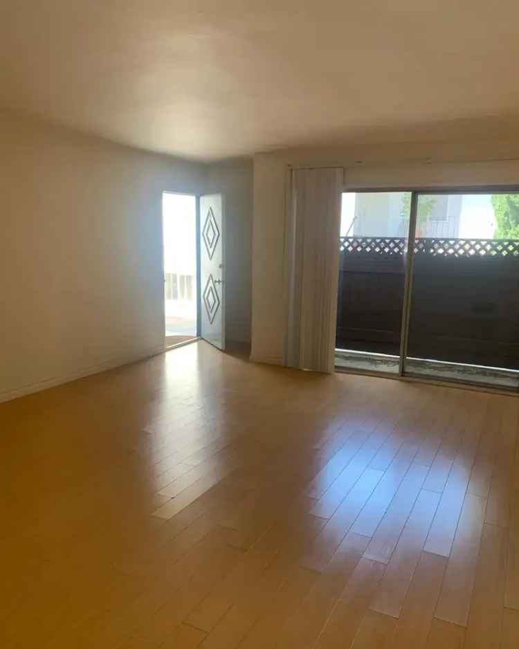 Rent Apartment Unit on the Westside with 2 Bedrooms and Parking