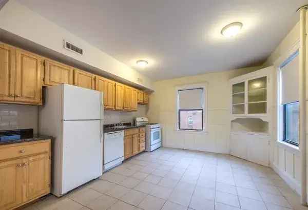 Rent Four Bedroom Apartment on Hamilton Road with City Access