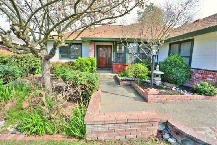 House For Sale in 8, Freon Court, Sacramento, California