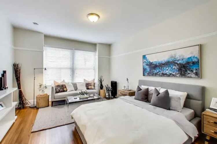 Rent Downtown Apartment with Modern Amenities in Vibrant Neighborhood