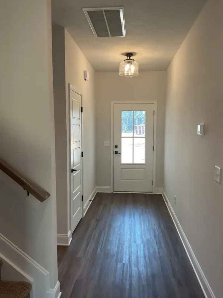 Rent Townhome in Aiken with 3 Bedrooms and 2 Car Garage