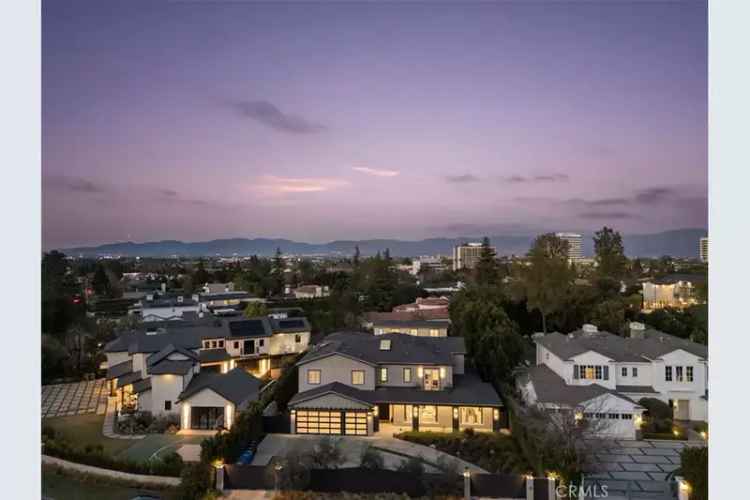 House For Sale in 15547, Valley Vista Boulevard, Los Angeles, California