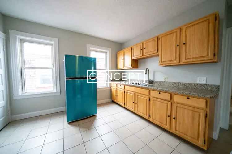 Rent Apartment Unit with 2 Beds 1 Bath and Decks on Sudan Street