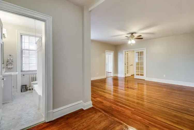 Rent Stylish Apartments in Washington D.C. with Amenities and Natural Light