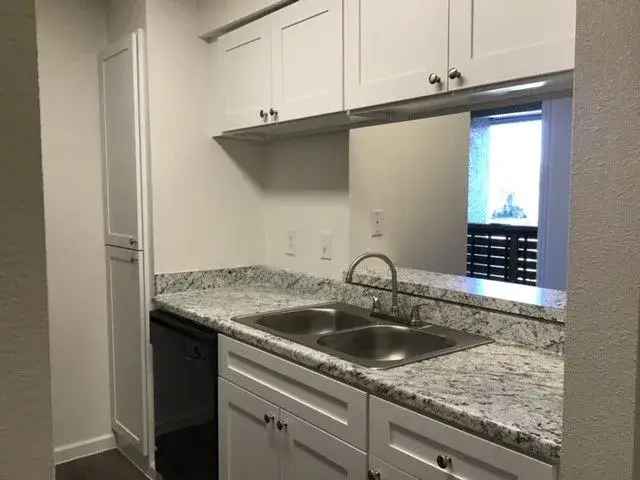 Rent Apartment in Park on Greenville