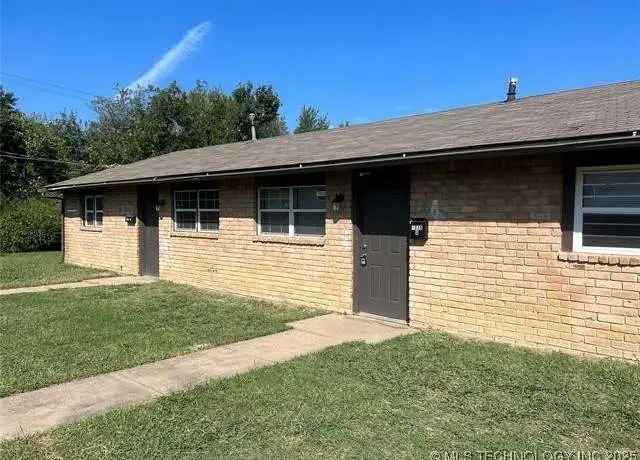 Duplex investment opportunity in Tulsa with 2 beds and 1 bath units