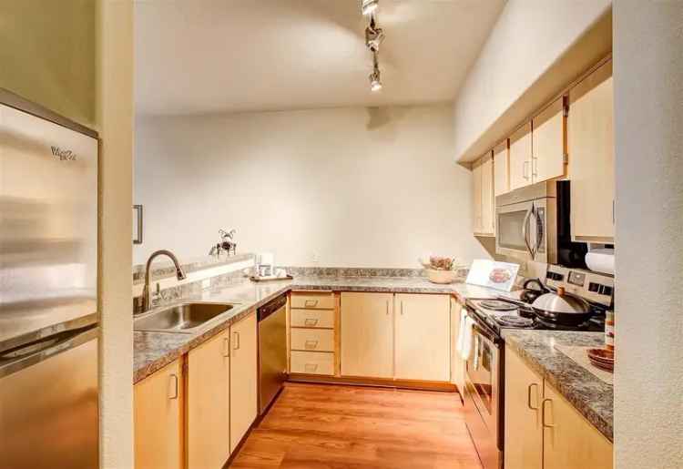 Rent Columbia Trails Apartments in Gresham with Modern Amenities