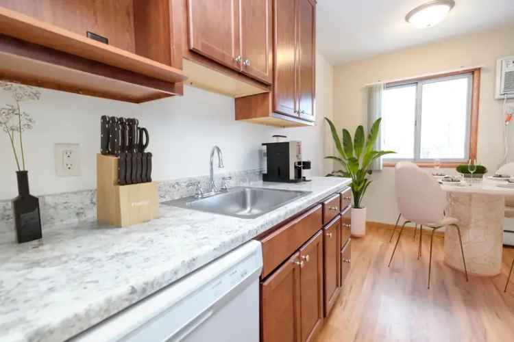 Rent Cozy Apartments with Modern Amenities Near Long Lake