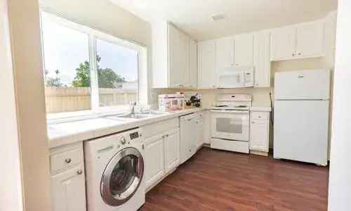 Rent Comfortable Apartments in Camarillo with Poolside Features