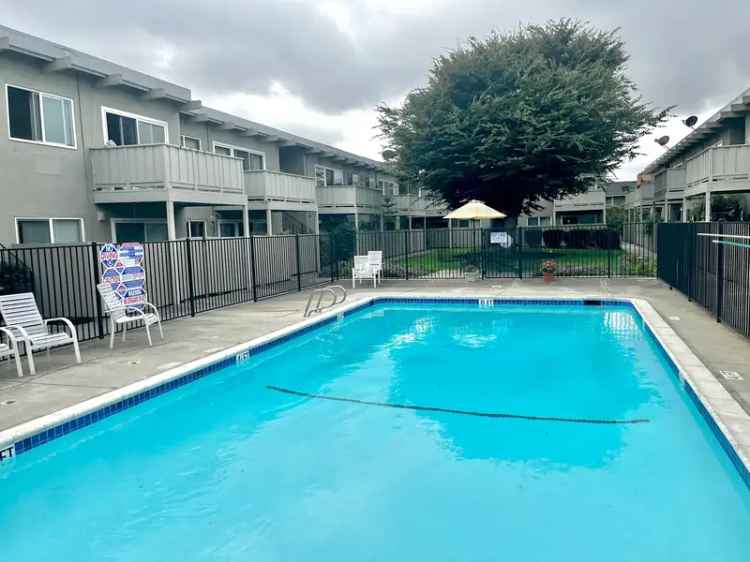 Rent Woodland Garden Apartment with Pool Near Shopping Centers