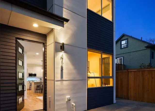 Buy Townhouse in Wallingford with Olympic Mountain Views and Rooftop Deck