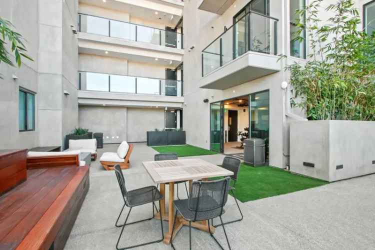 Rent Stylish Apartments in Trendy Downtown Culver City with Modern Amenities