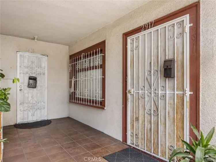 House For Sale in 2917, Kenwood Avenue, Los Angeles, California