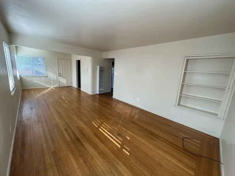 Rent Spacious Apartment Unit Near Lake Merritt with Utilities Included