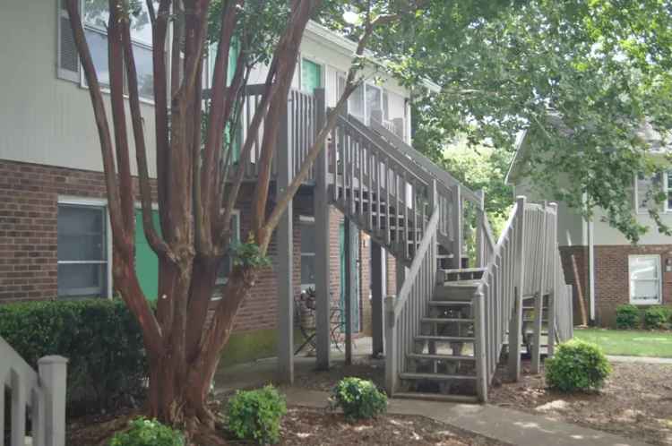 Rent Apartments 1 and 2 Bedroom in Greensboro with Mature Landscaping