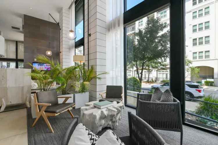 Rent Luxury Apartments in Uptown Dallas with Stunning Penthouses