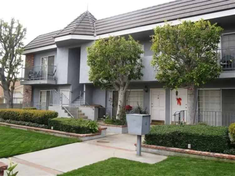 Rent Apartment Unit with Mountain Views in Burbank