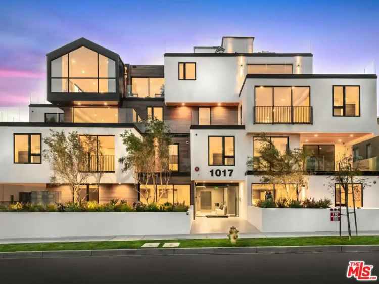 House For Sale in 1017, North Croft Avenue, Los Angeles, California