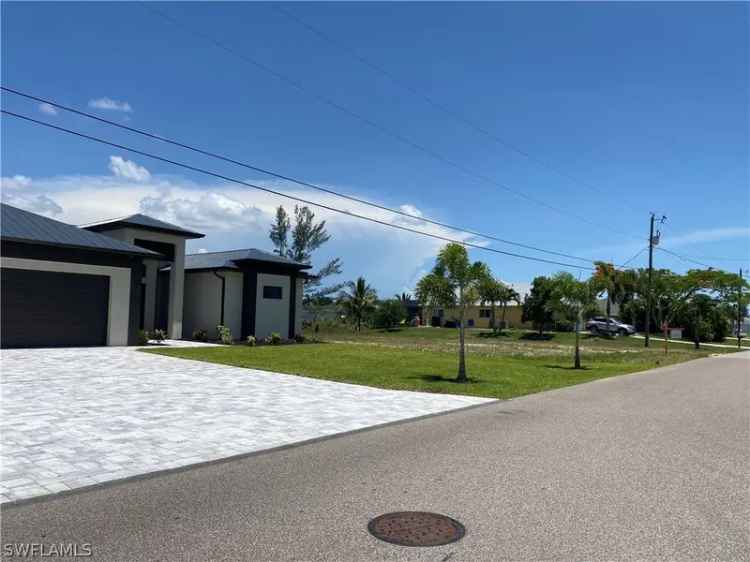 Land For Sale in 2005, Southwest 8th Court, Cape Coral, Florida