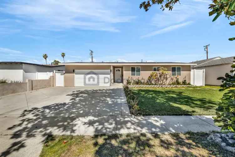 Rent charming home with 3 bedrooms and outdoor space in Fullerton