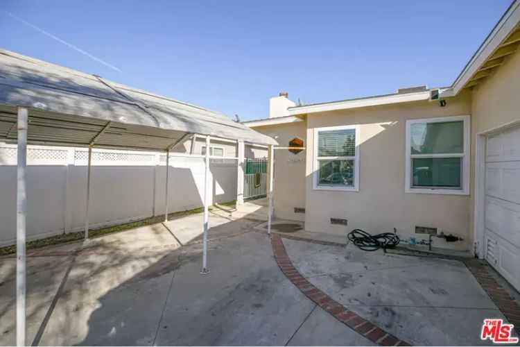 Buy single family home with pool and studio in Van Nuys