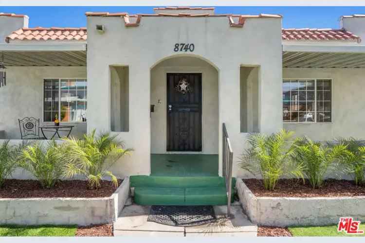 House For Sale in 8740, La Salle Avenue, Los Angeles, California