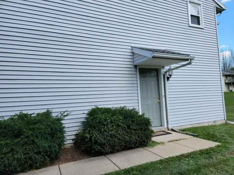 Rent Apartment Unit in Ephrata Quiet Street Near Downtown