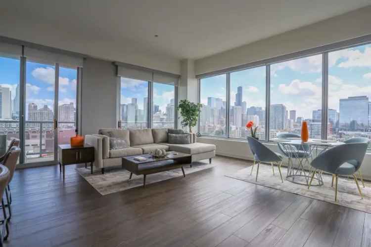 Rent Apartments in River West with Stunning Features and City Views